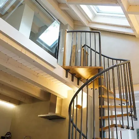 Loft 1. Og *